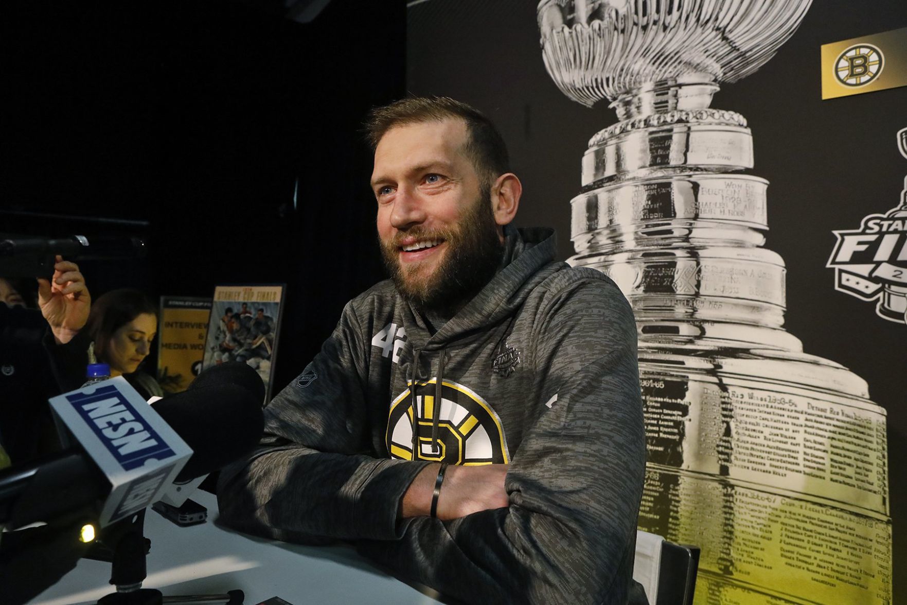 Blues and Bruins practice before the Stanley Cup
